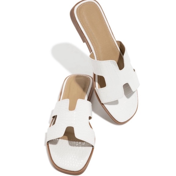 WHITE VEGAN LEATHER CROCODILE EMBOSSED SLIP ON SANDAL - Picture 3 of 3